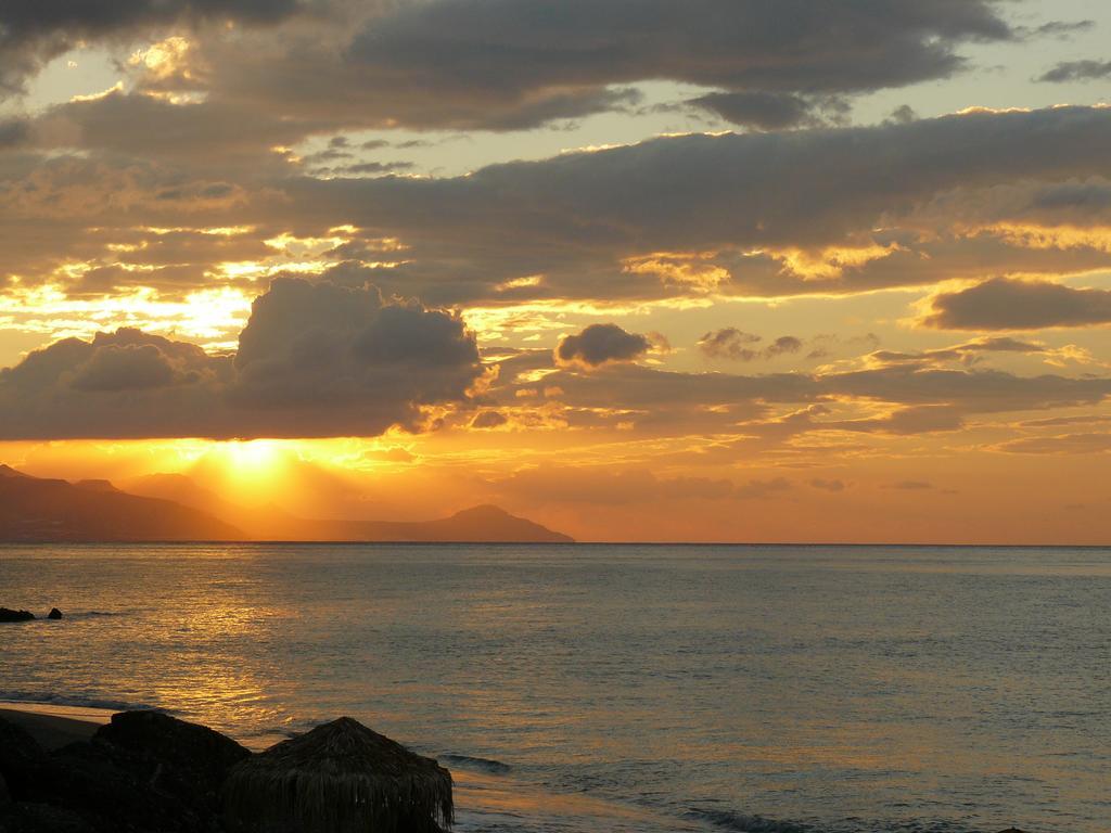 Ierapetra La Luna Blu فيرما المظهر الخارجي الصورة